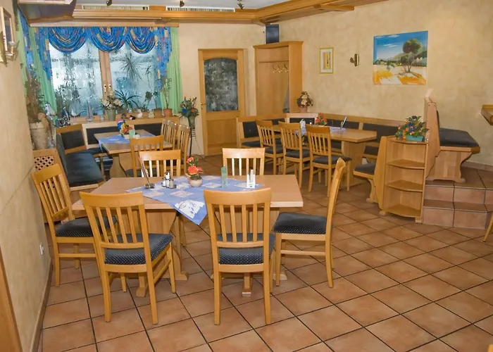 Gasthaus & Horning Casa de hóspedes *